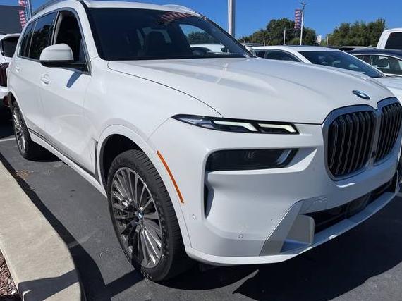 BMW X7 2023 5UX23EM02P9P75573 image