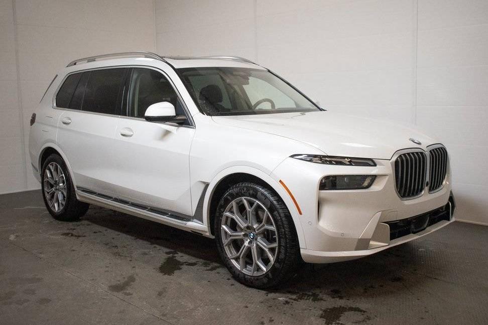 BMW X7 2024 5UX23EM01R9S64987 image