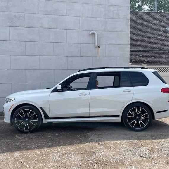 BMW X7 2022 5UXCW2C08N9N07412 image