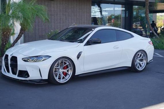 BMW M4 2024 WBS33AZ04RCP14036 image