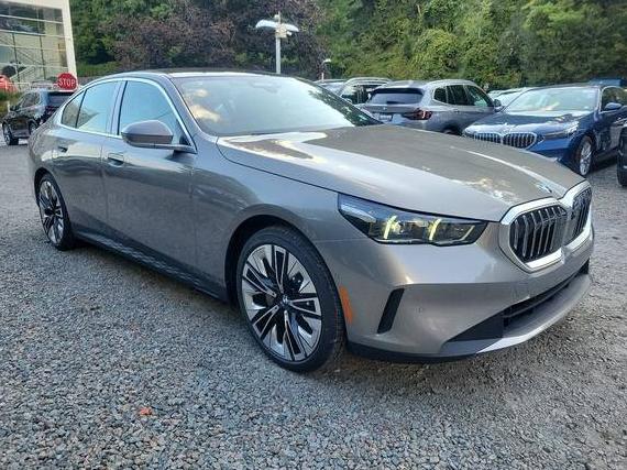 BMW 530I 2024 WBA53FJ08RCT10985 image