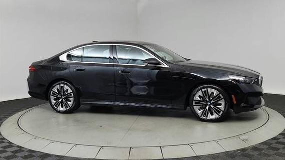 BMW 530I 2024 WBA53FJ08RCS32112 image
