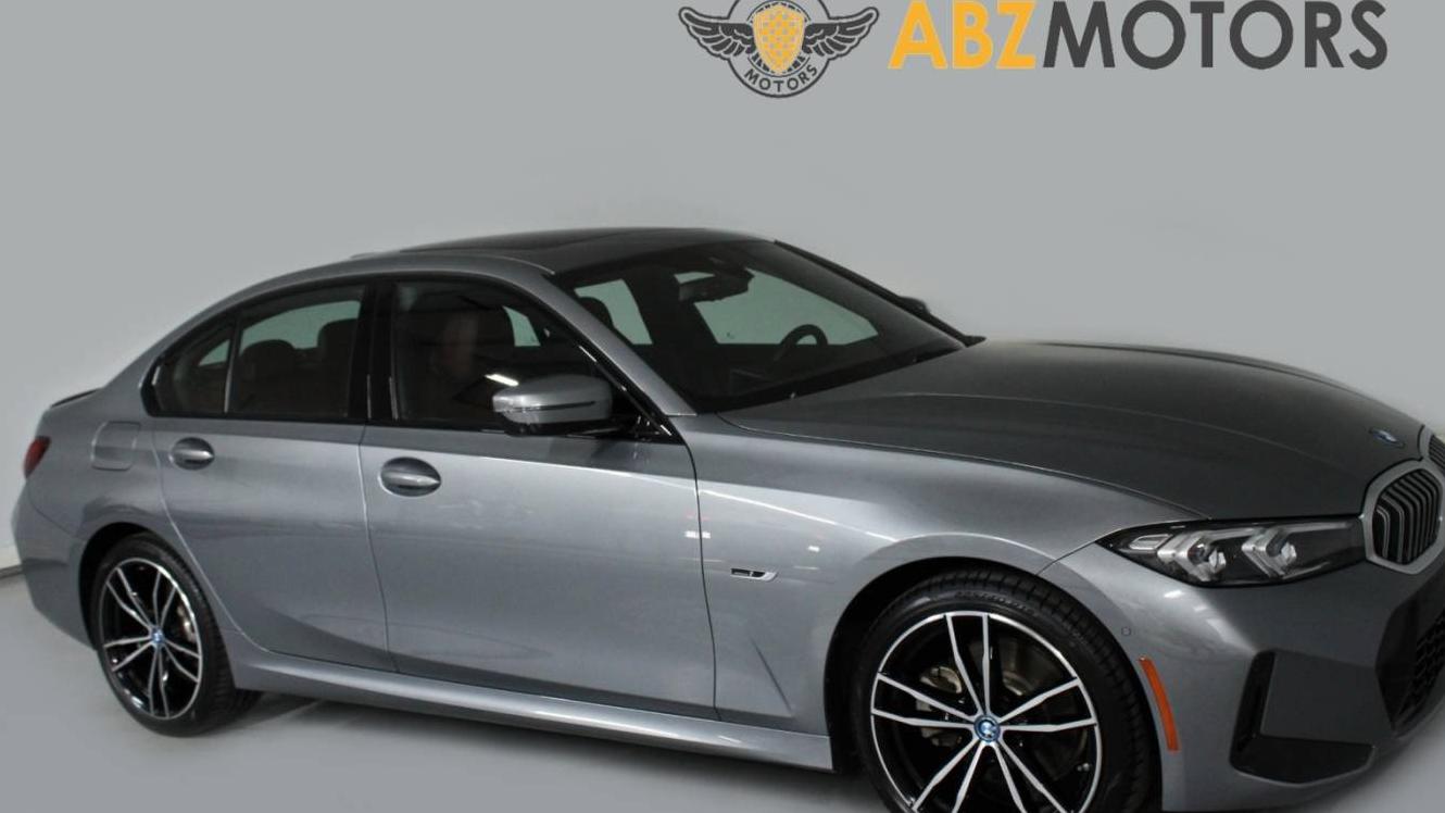 BMW 330E 2023 3MW39FF04P8D72452 image