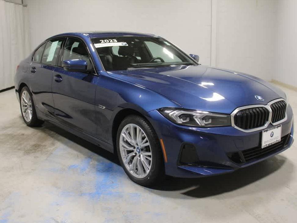 BMW 330E 2023 3MW39FS04P8C95622 image
