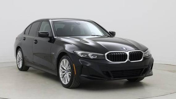 BMW 330E 2023 3MW39FS03P8D14452 image