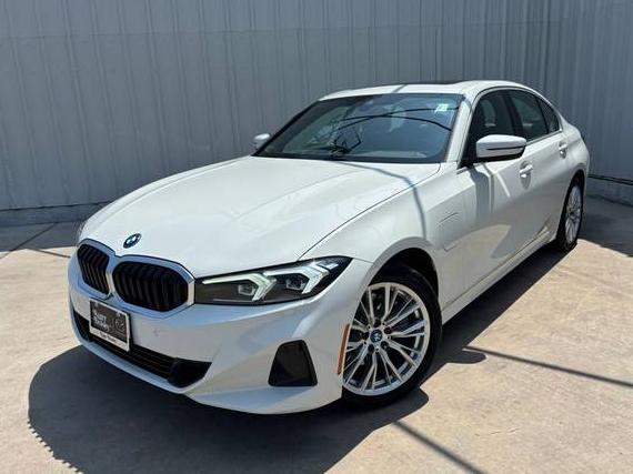 BMW 330E 2024 3MW39FF00R8E09354 image