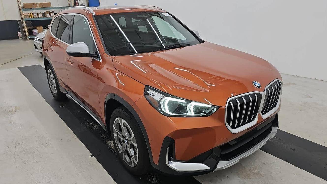 BMW X1 2023 WBX73EF07P5W51085 image