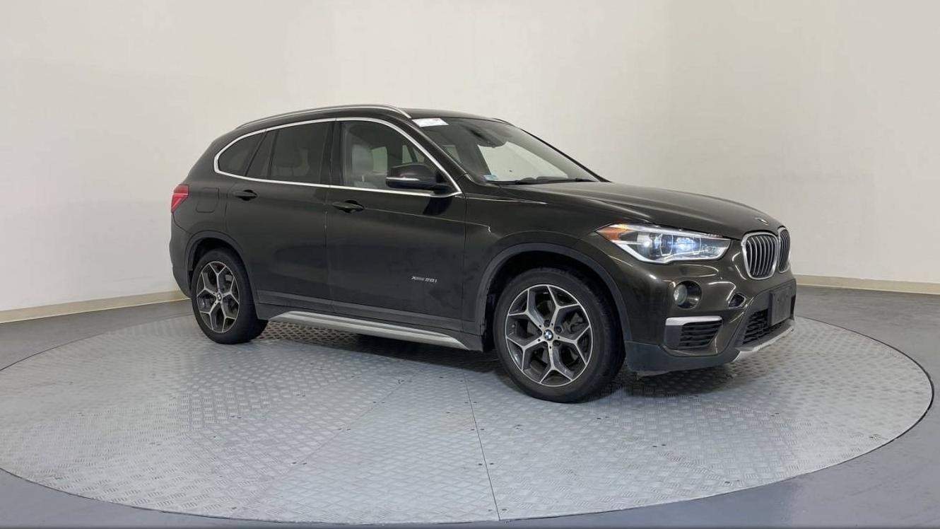 BMW X1 2016 WBXHT3C31GP883662 image