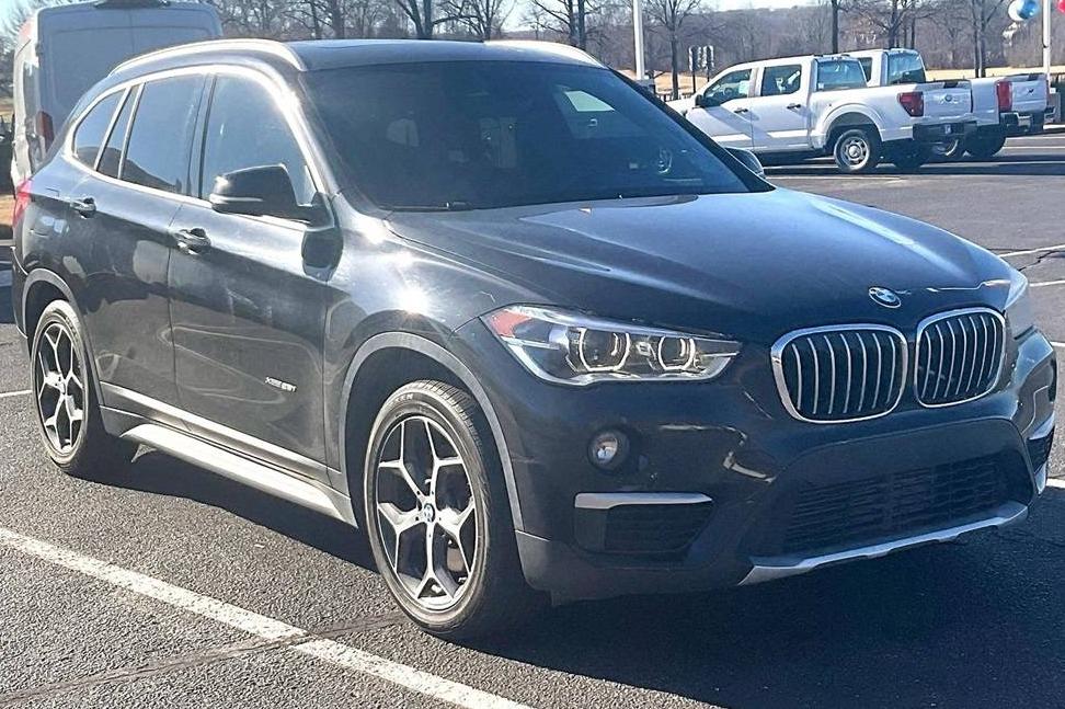 BMW X1 2016 WBXHT3C39GP887605 image