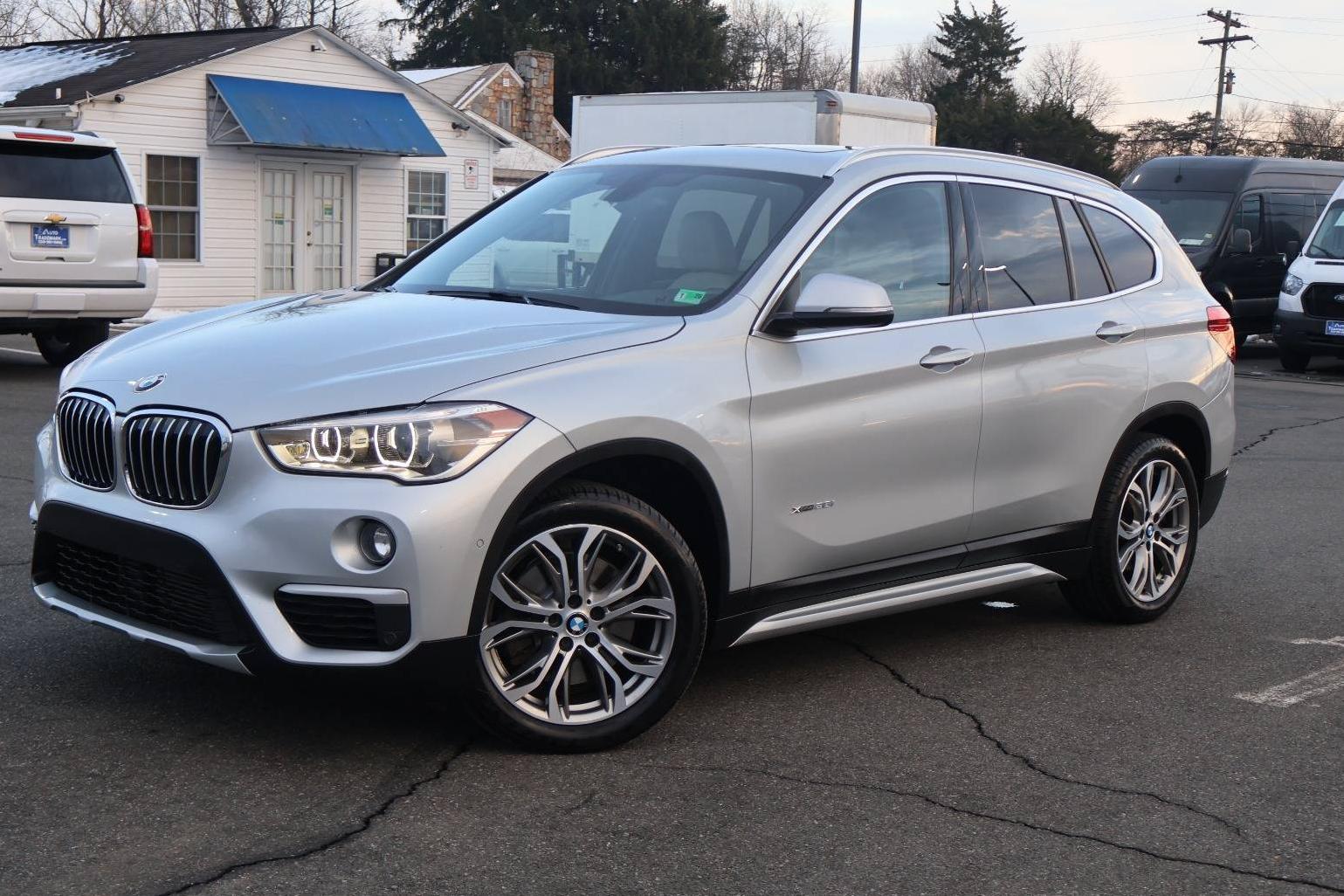 BMW X1 2016 WBXHT3C38G5E51066 image