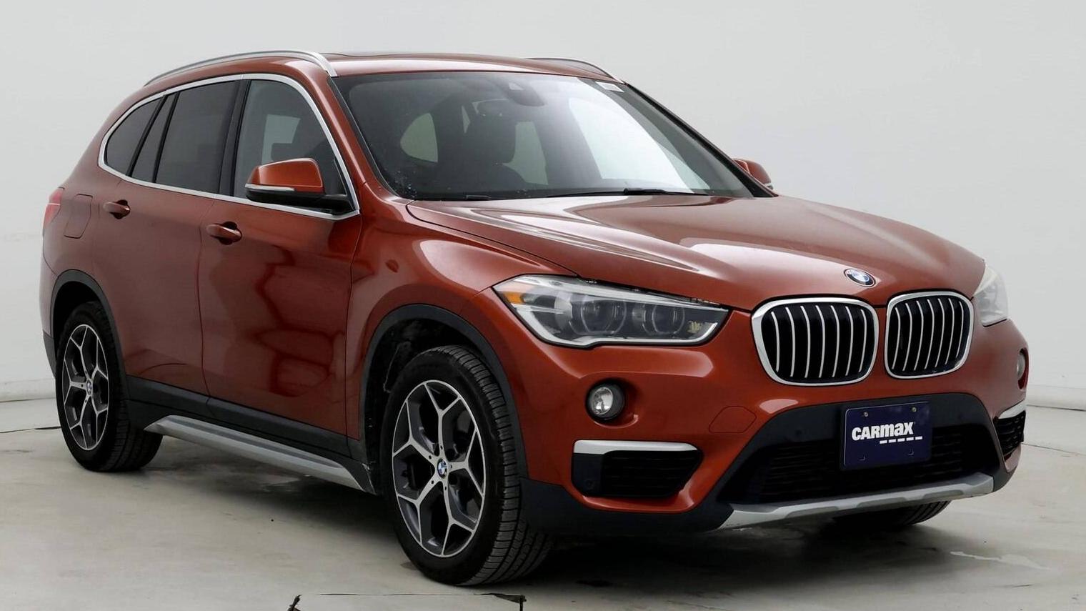 BMW X1 2019 WBXHT3C5XK5L36847 image