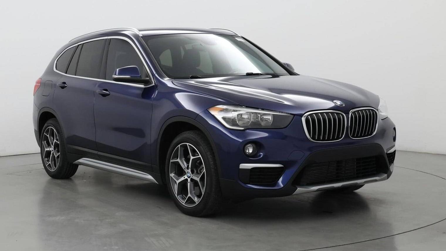 BMW X1 2018 WBXHT3C32J3F03875 image