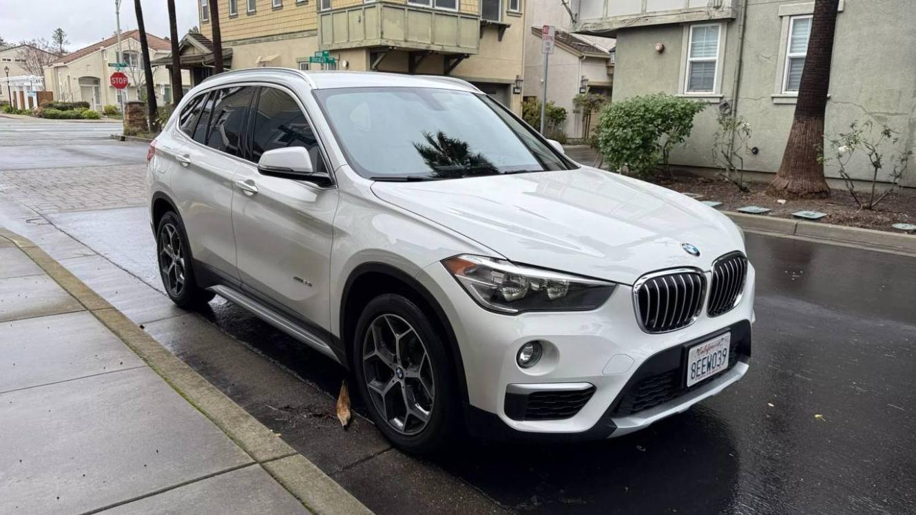 BMW X1 2018 WBXHT3C37J5L24801 image