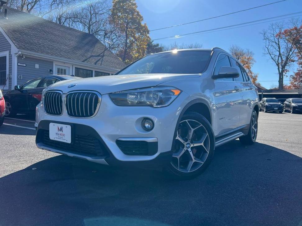 BMW X1 2018 WBXHT3C3XJ5F92390 image