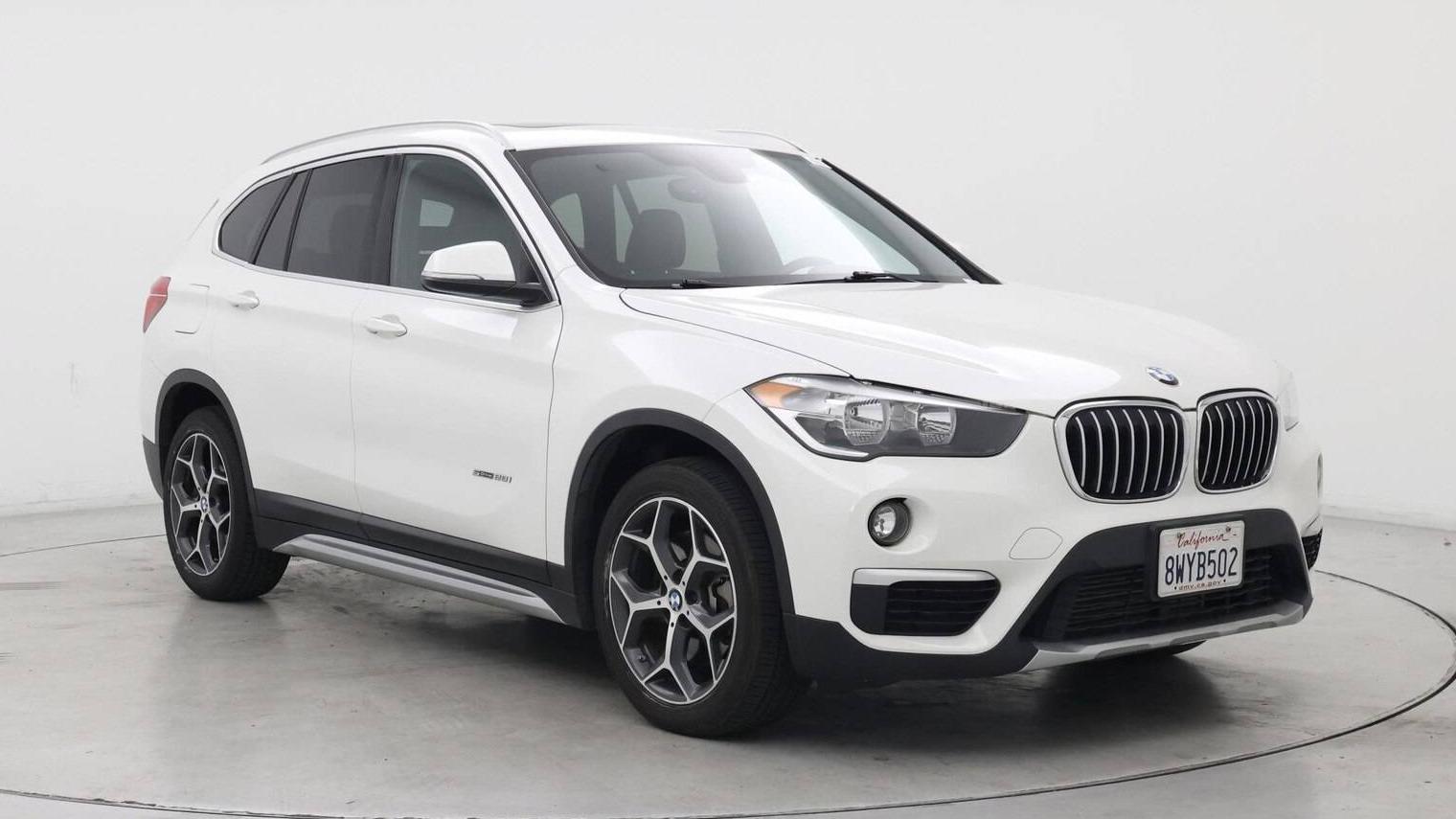 BMW X1 2018 WBXHU7C34J5H44586 image