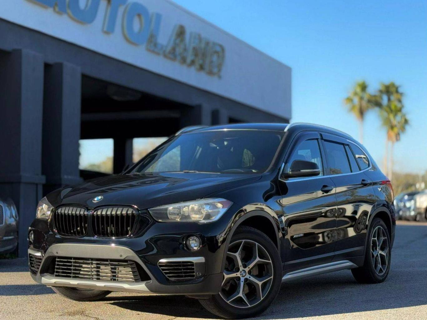 BMW X1 2018 WBXHT3C30J5K23776 image