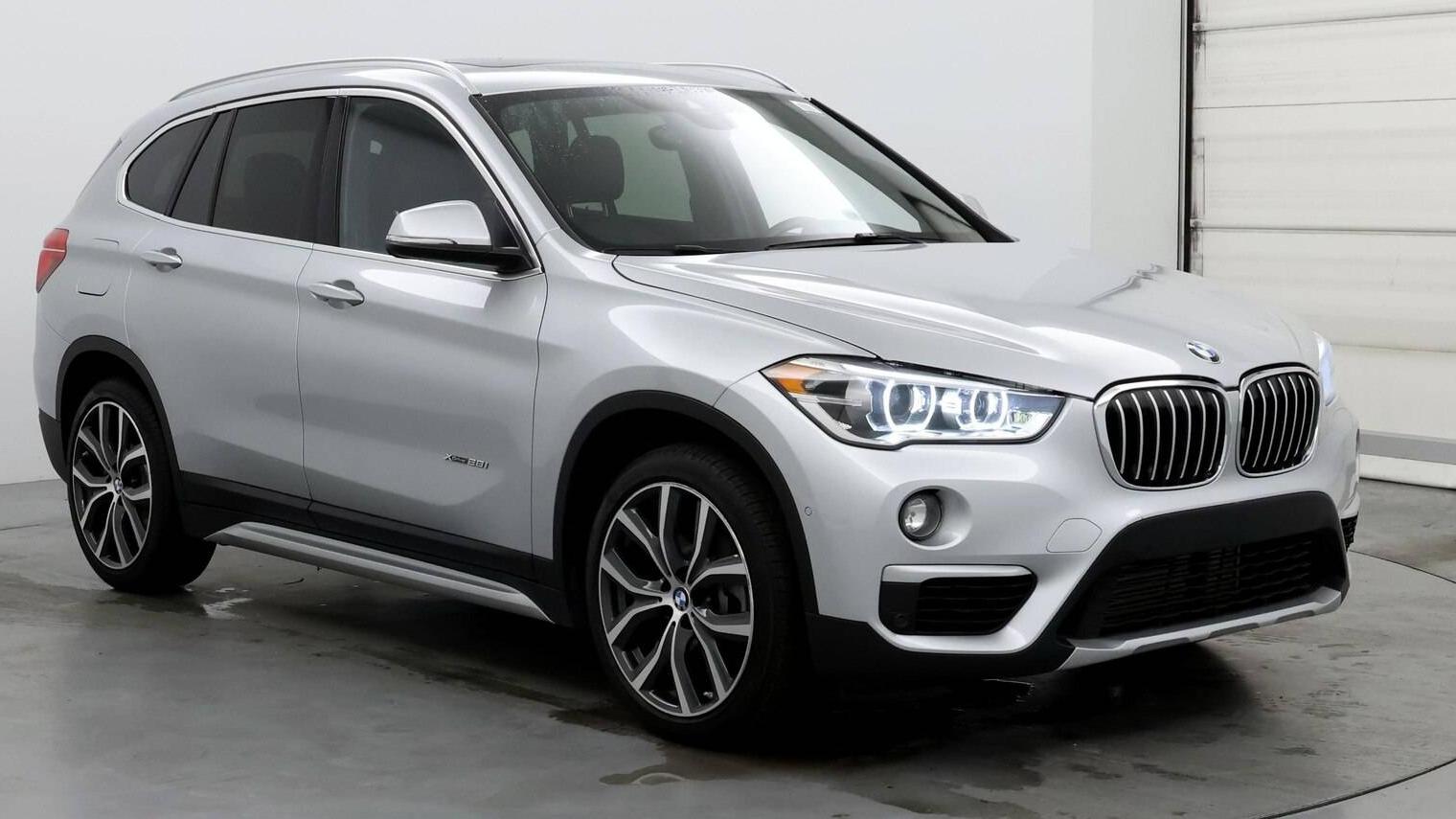 BMW X1 2018 WBXHT3C32J5K22886 image