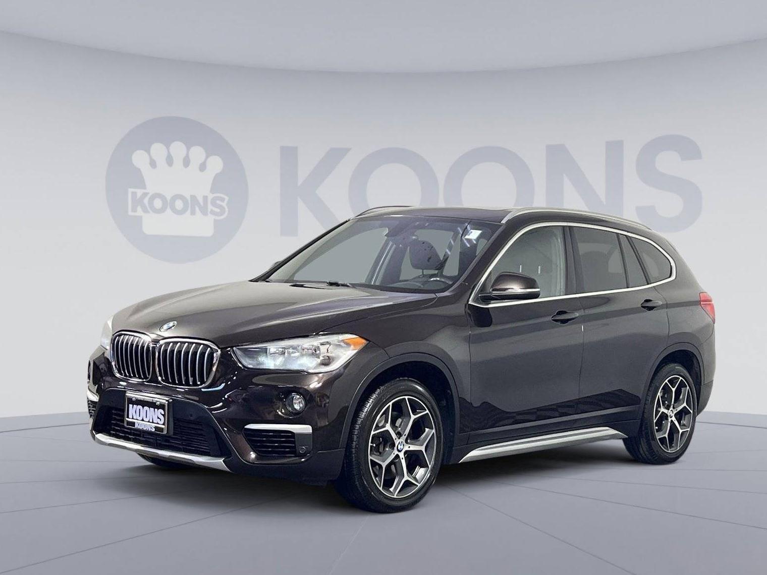 BMW X1 2018 WBXHT3C31J5L33719 image