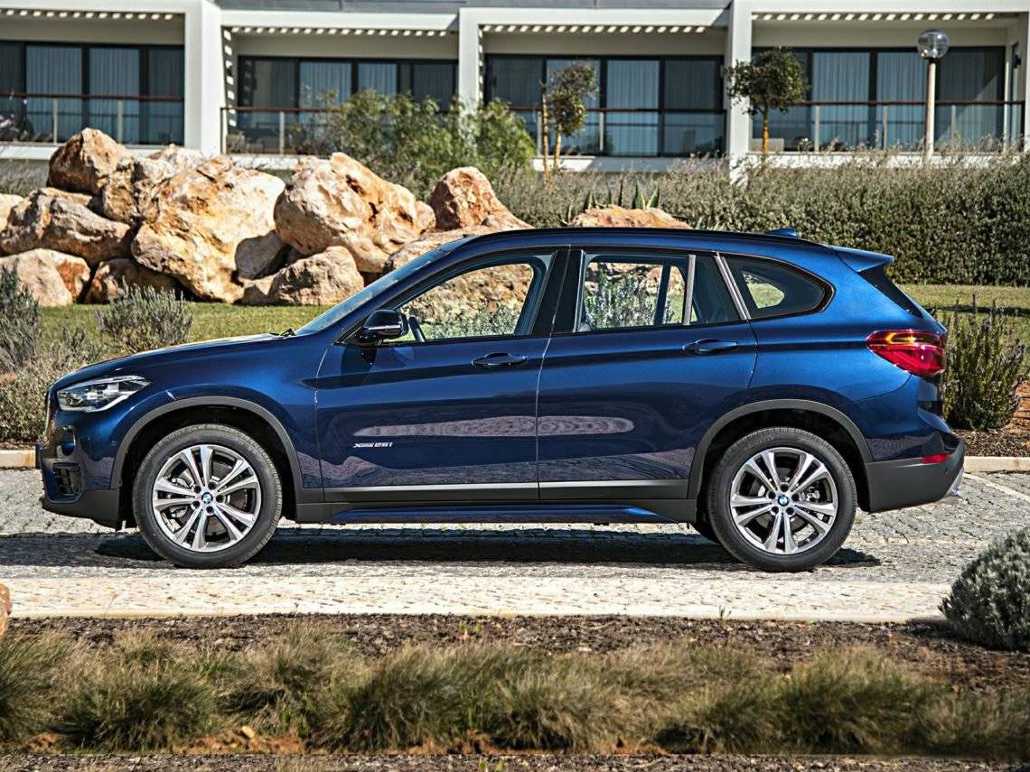 BMW X1 2018 WBXHT3C33J5K24694 image