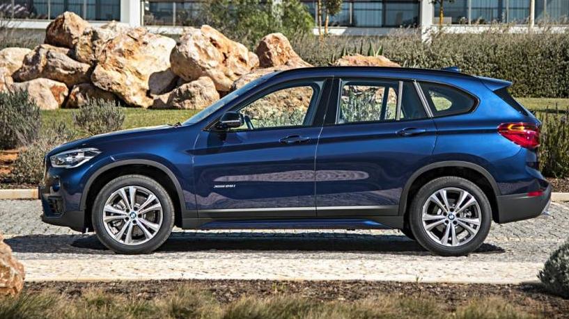 BMW X1 2018 WBXHT3C34J5L34752 image