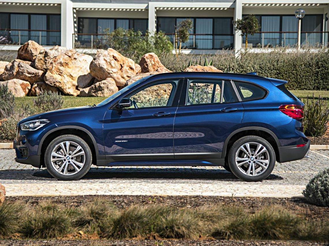 BMW X1 2018 WBXHU7C33J5L09359 image