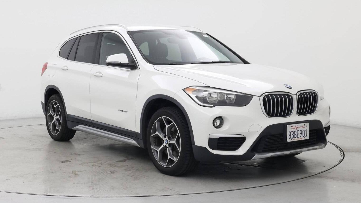 BMW X1 2018 WBXHU7C30J5H39630 image