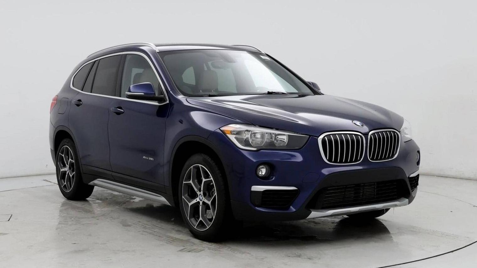 BMW X1 2018 WBXHT3C37J5K27680 image