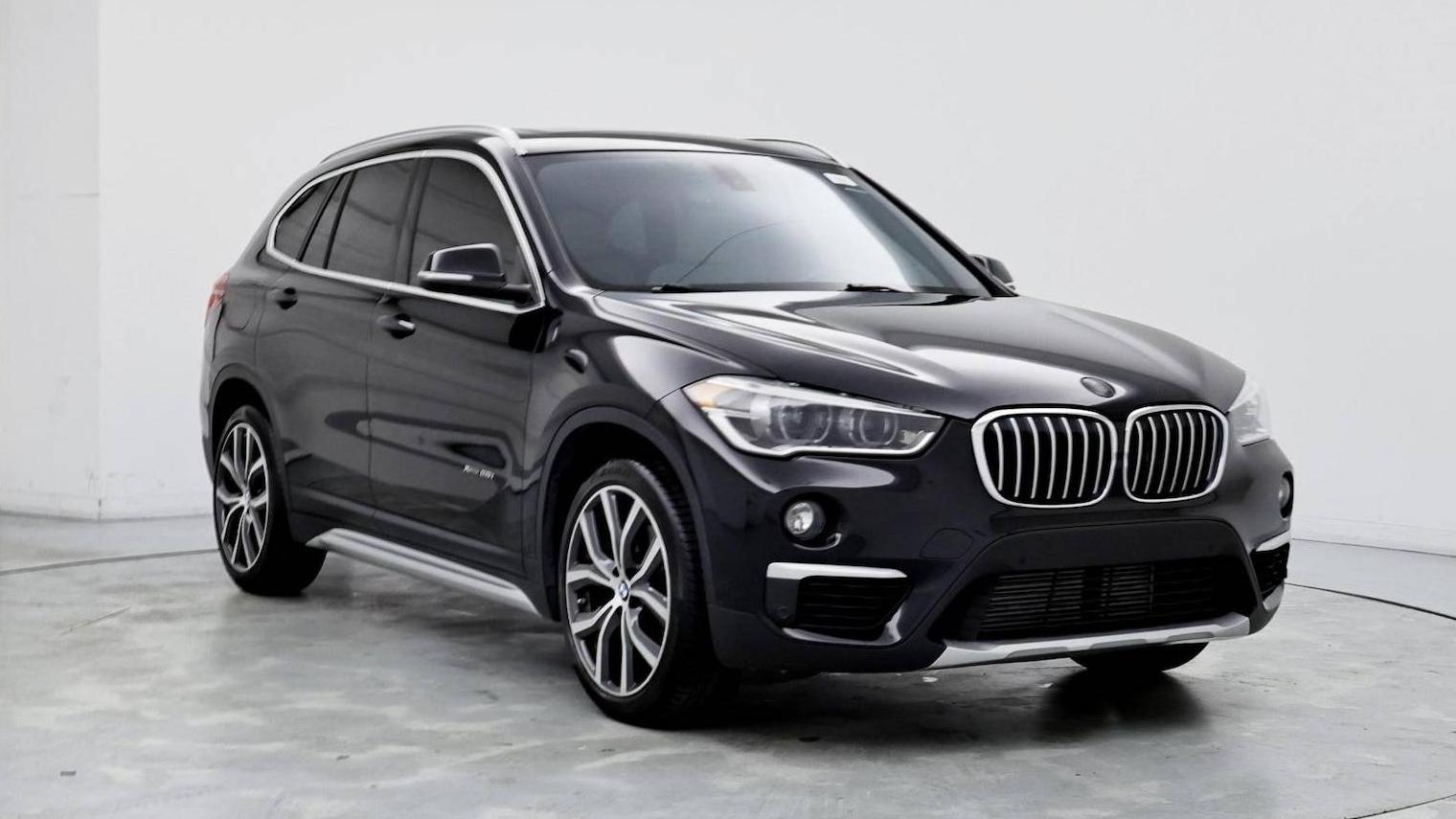 BMW X1 2017 WBXHT3C3XH5F86843 image