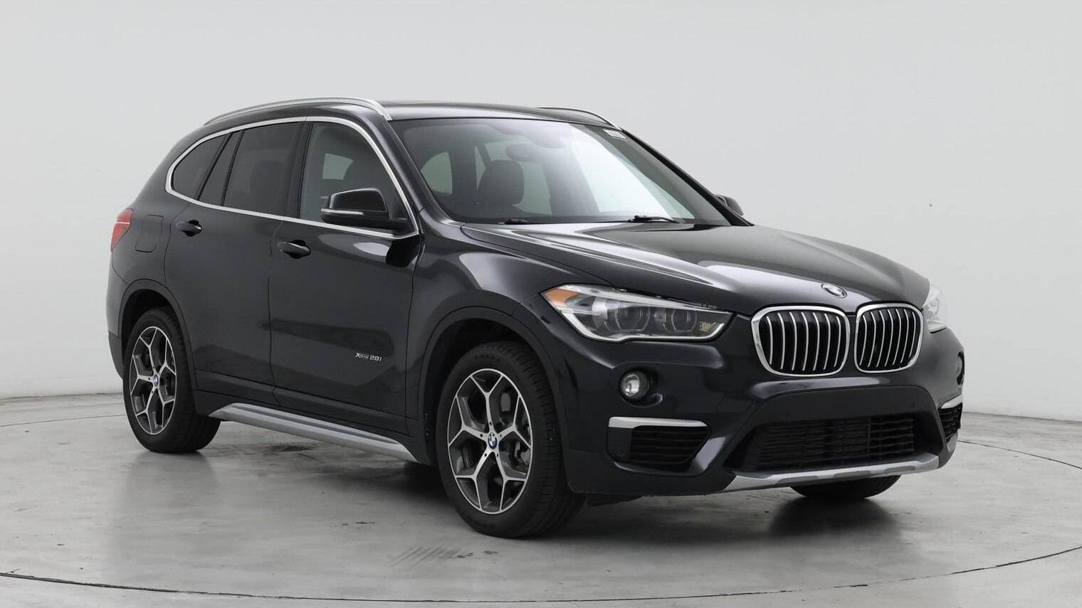 BMW X1 2017 WBXHT3C38H5F70303 image