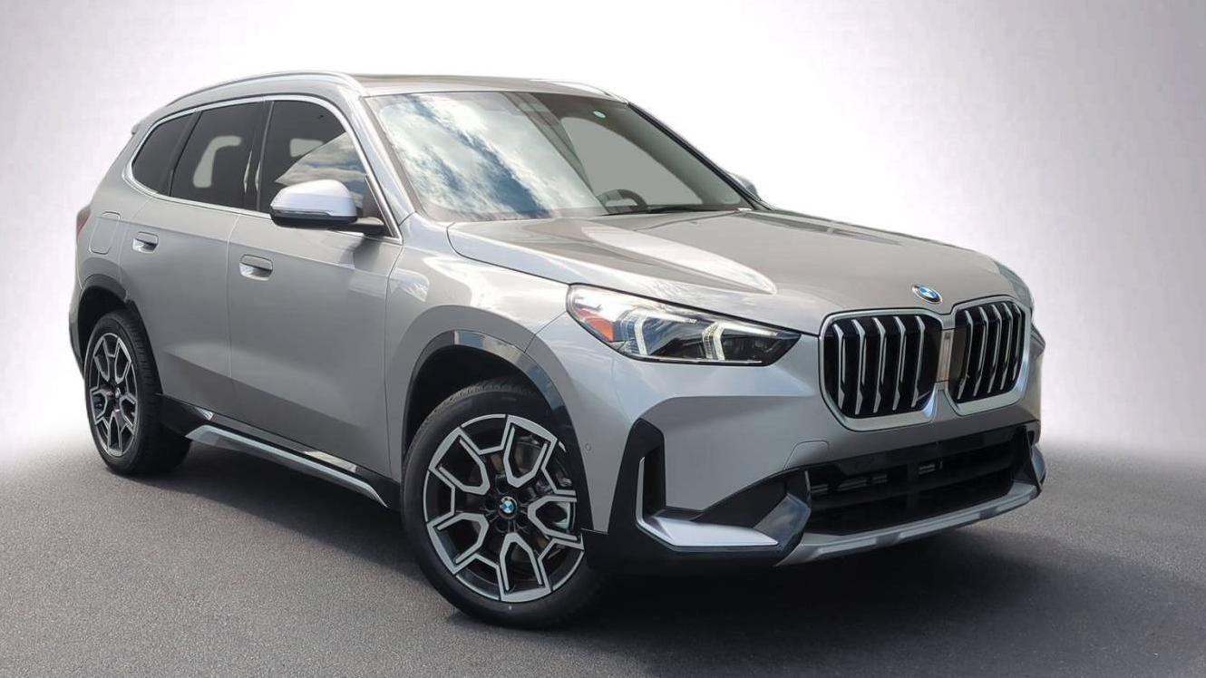 BMW X1 2024 WBX73EF04R5Z80099 image