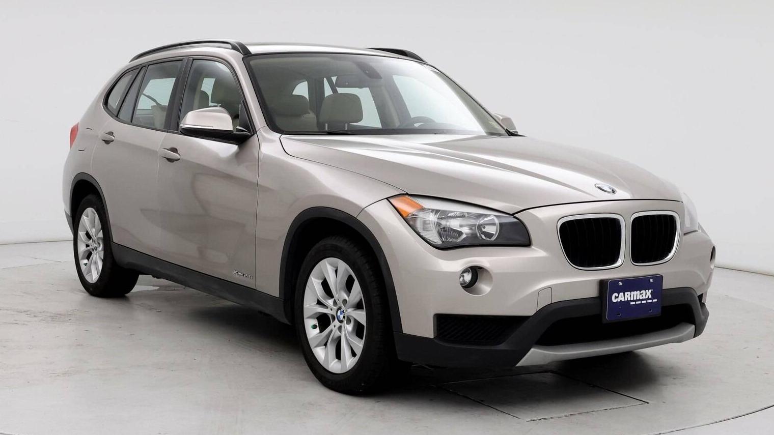 BMW X1 2014 WBAVL1C55EVY16462 image