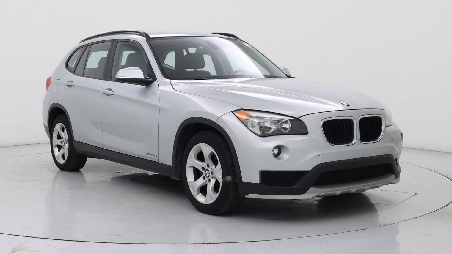 BMW X1 2015 WBAVM1C5XFVZ93698 image