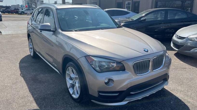 BMW X1 2015 WBAVM1C50FV318670 image