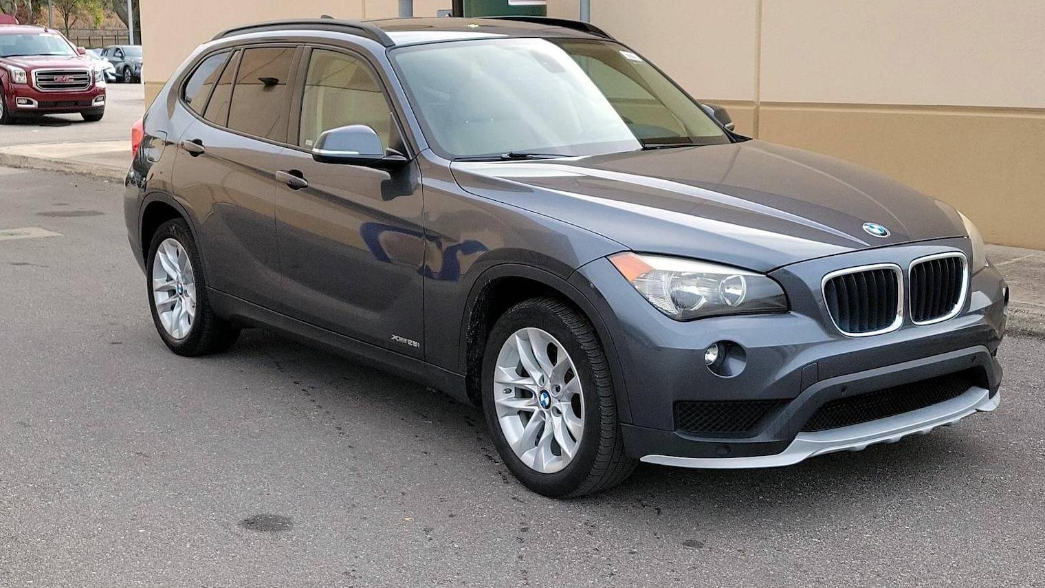 BMW X1 2015 WBAVL1C59FVY39177 image