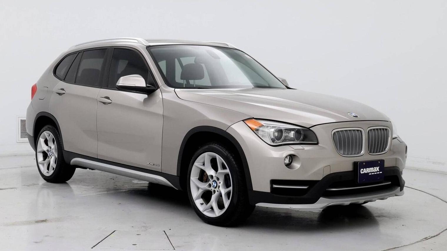 BMW X1 2015 WBAVM5C59FVV93980 image