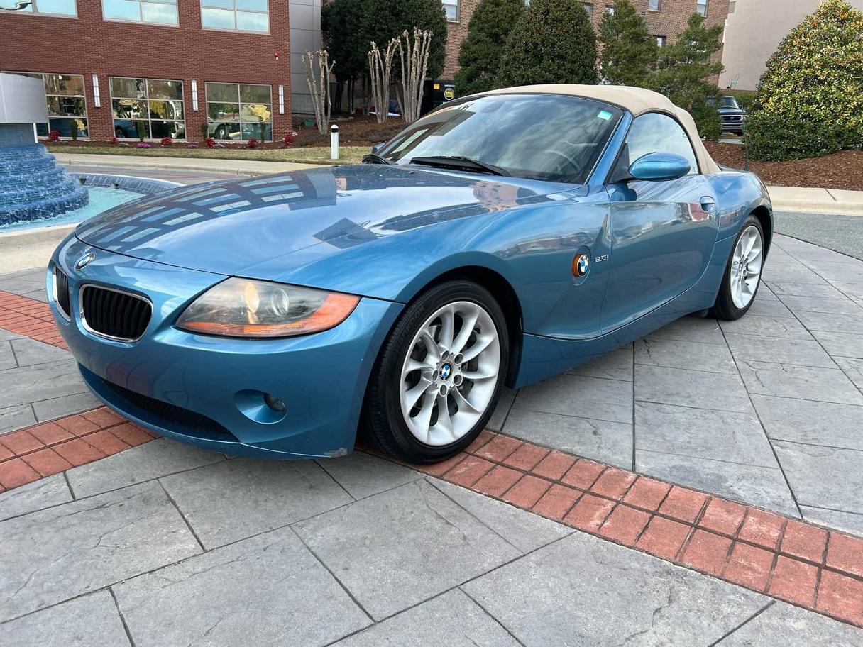 BMW Z4 2004 4USBT33534LS52185 image