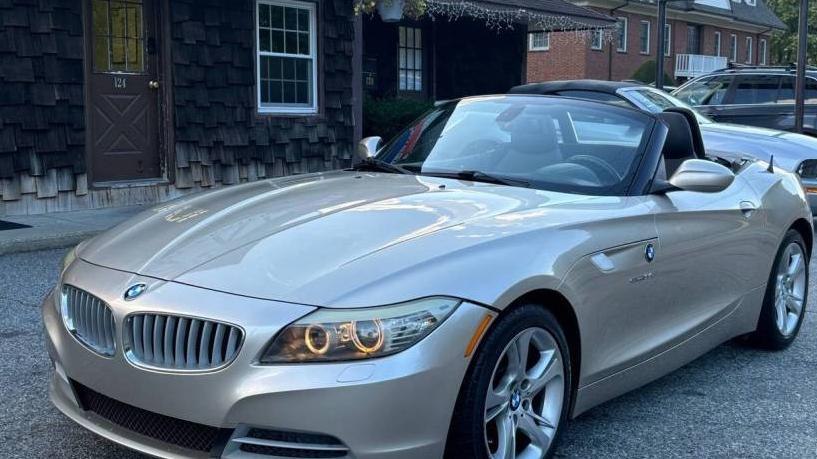 BMW Z4 2010 WBALM7C56AE382215 image