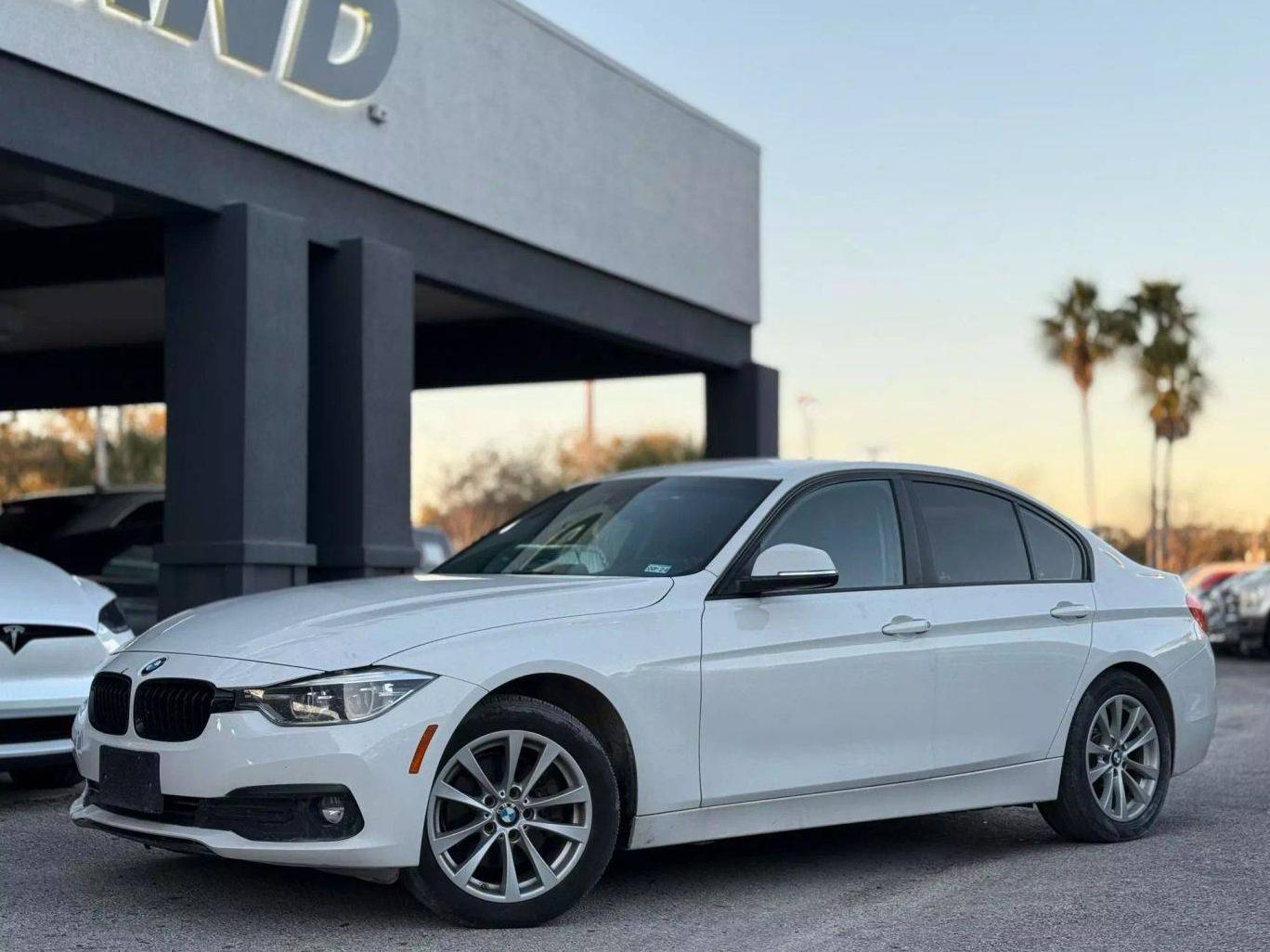 BMW 320I 2018 WBA8E1G59JNU91293 image