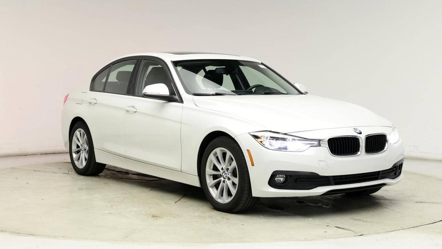 BMW 320I 2018 WBA8A3C53JA489558 image