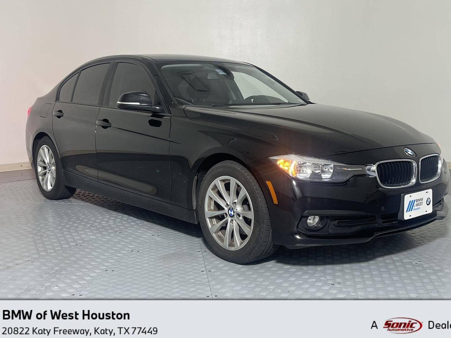 BMW 320I 2017 WBA8E1G52HNU13061 image