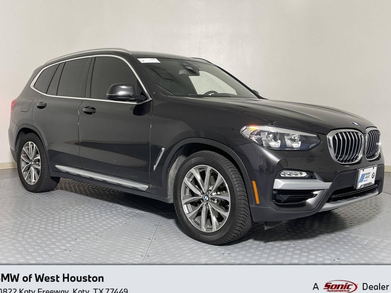 BMW X3 2019 5UXTR7C50KLF31057 image