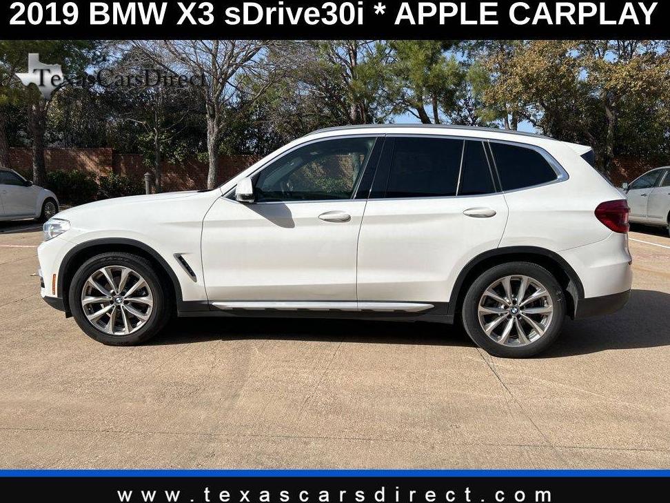 BMW X3 2019 5UXTR7C5XKLE94082 image