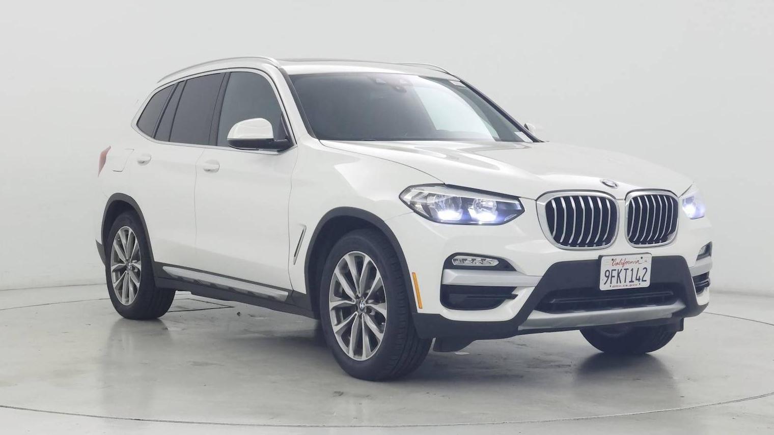 BMW X3 2019 5UXTR7C55KLR51720 image