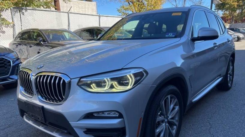 BMW X3 2019 5UXTR9C5XKLR06672 image