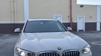 BMW X3 2018 5UXTR9C53JLC72574 image