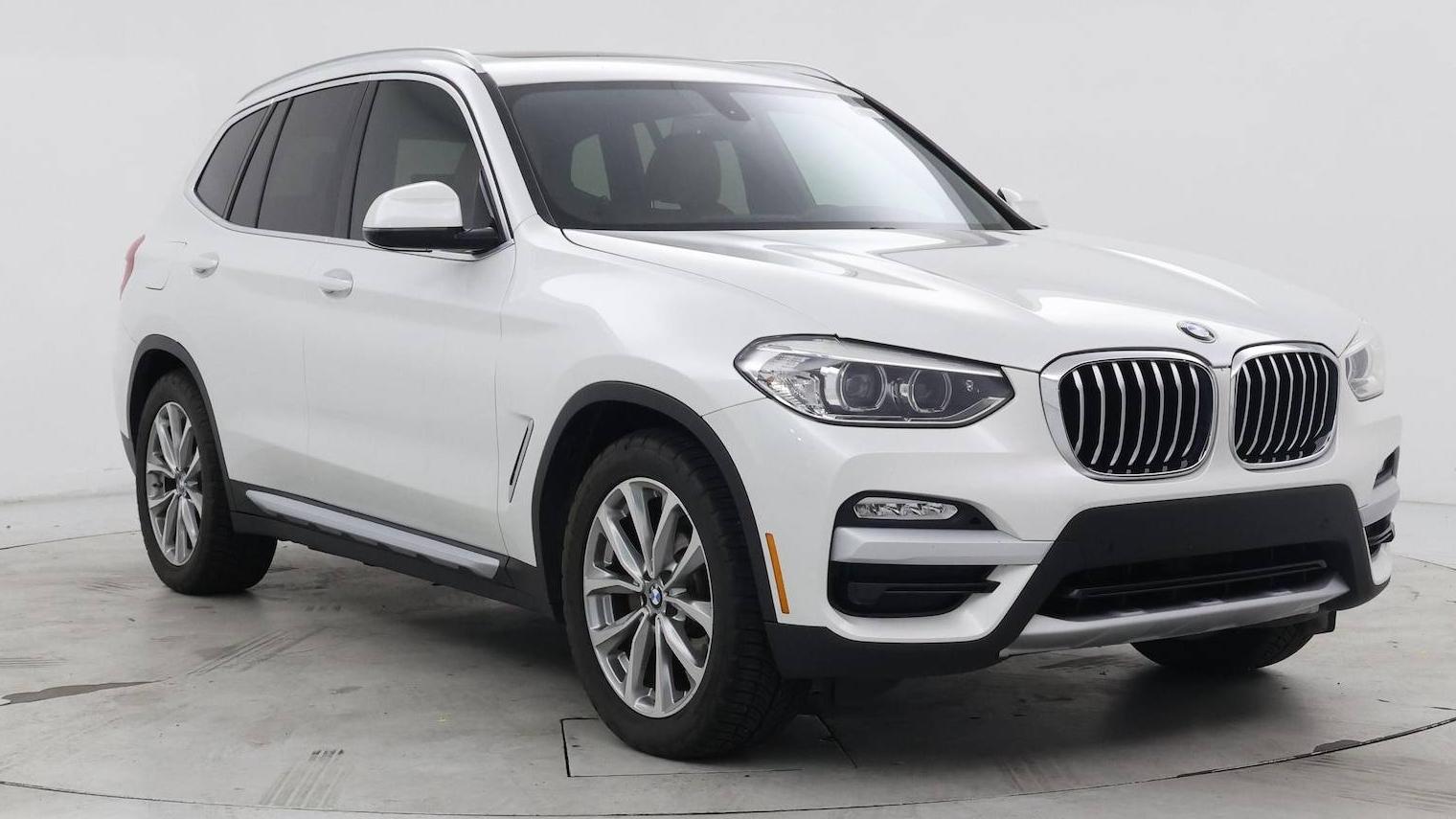 BMW X3 2018 5UXTR9C53JLD73467 image