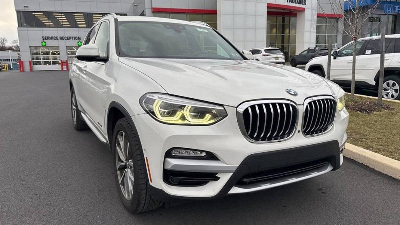 BMW X3 2018 5UXTR9C5XJLC68666 image