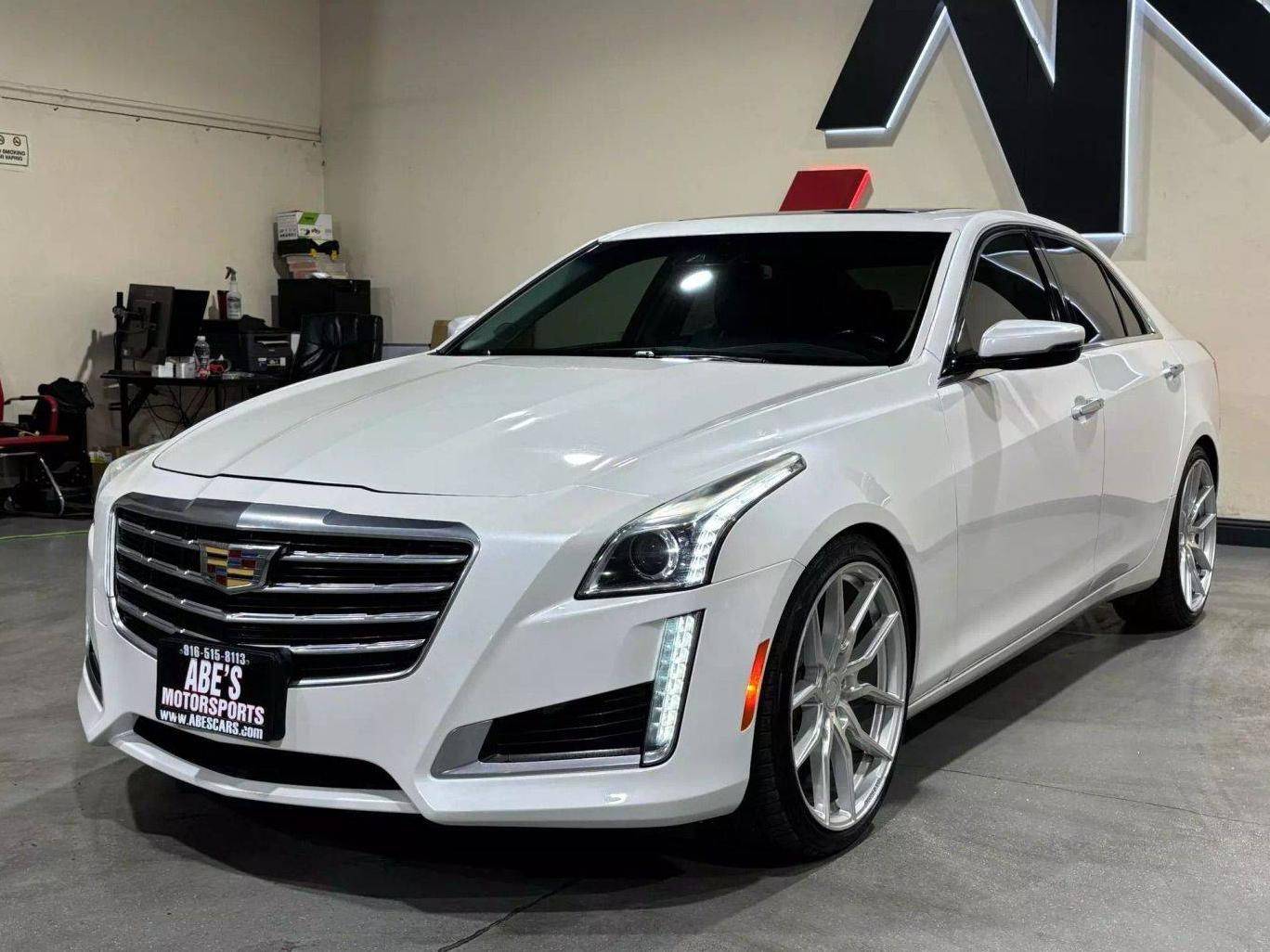 CADILLAC CTS 2018 1G6AR5SS4J0130244 image