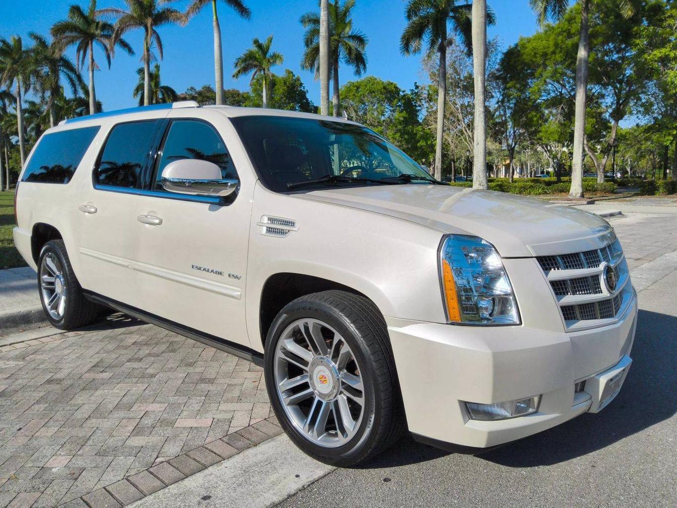 CADILLAC ESCALADE 2013 1GYS4JEF1DR309441 image